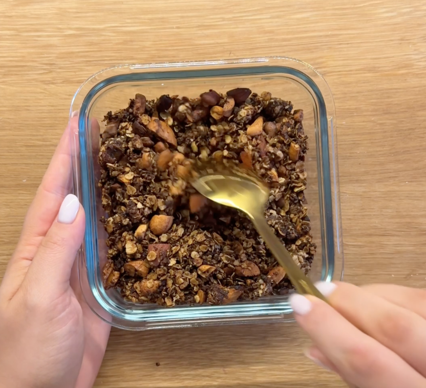 Omena-kaneli granola